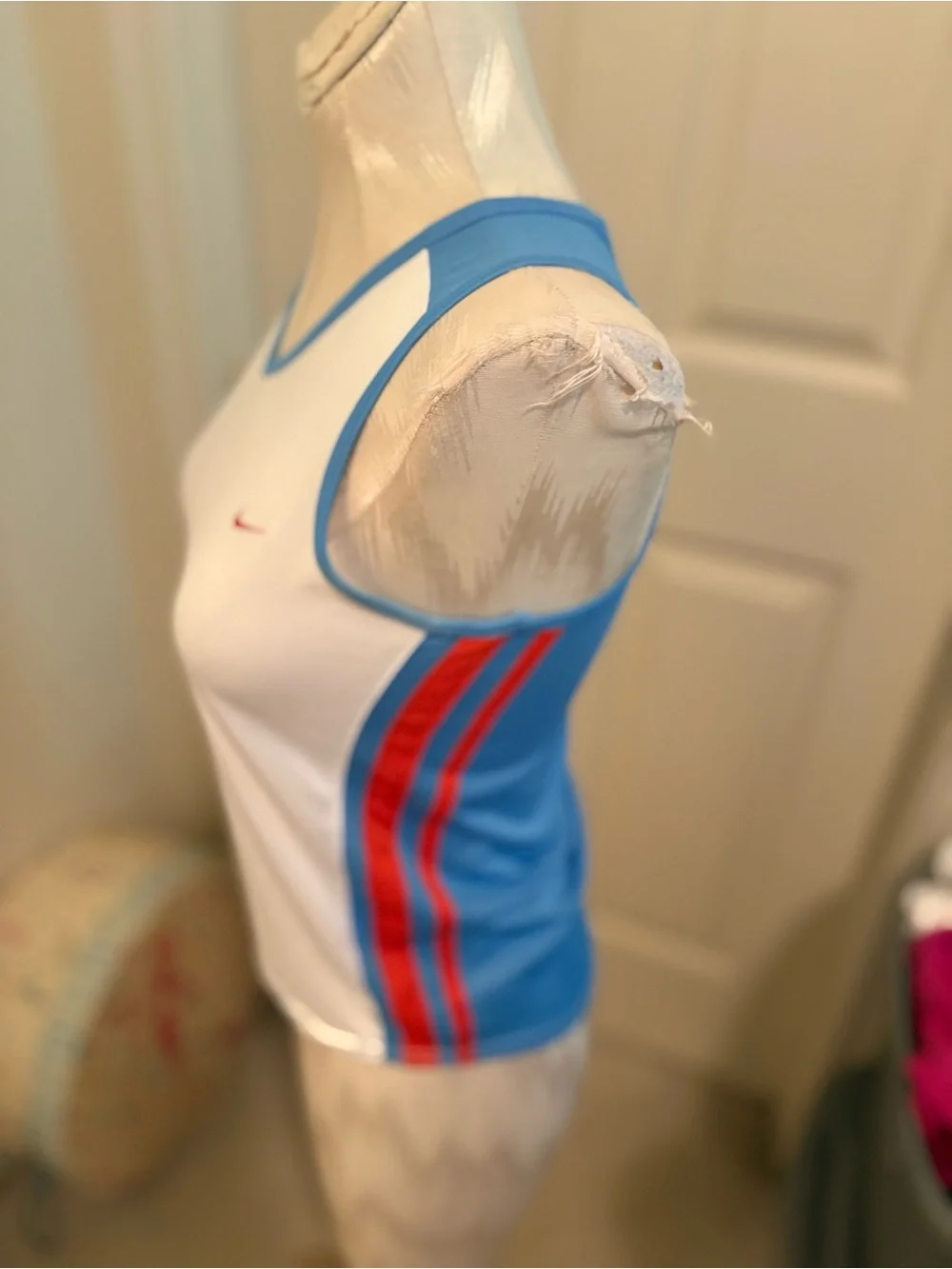 Nike Women's White V-Neck Tank with Blue Trim XS 0-2